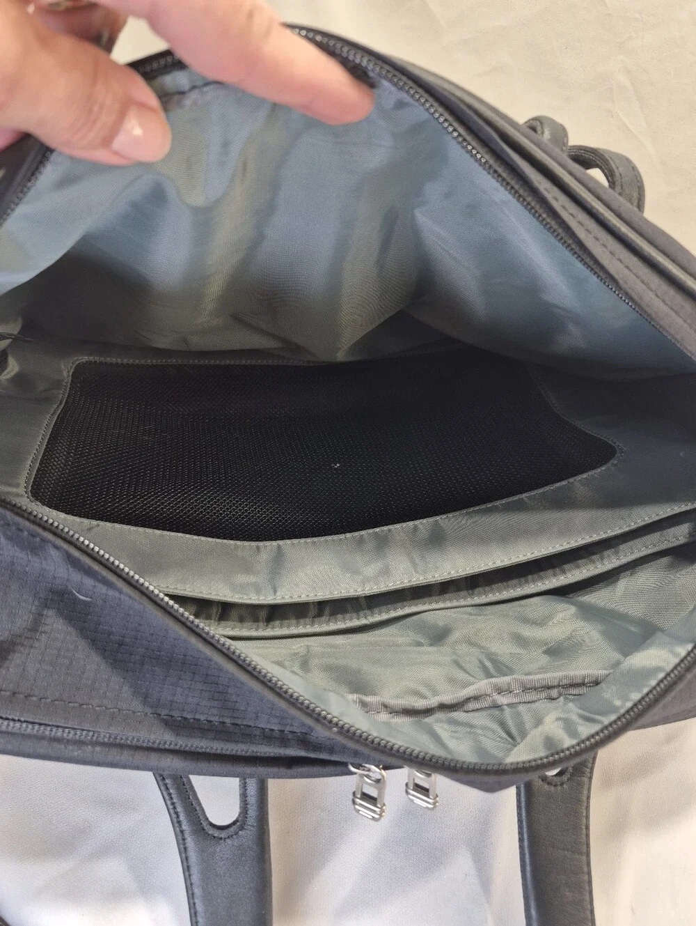 Tumi Expandable Laptop Briefcase Ballistic Nylon Multi Pocket Black Strap 25720